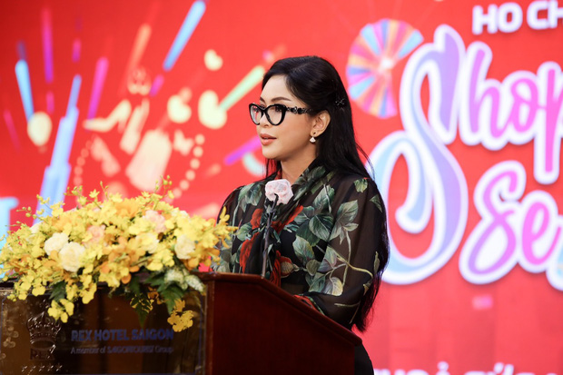 Bí kíp giữ gìn nhan sắc của phu nhân tỷ phú Johnathan Hạnh Nguyễn khiến dân tình tò mò. Bí kíp giữ gìn nhan sắc của phu nhân tỷ phú Johnathan Hạnh Nguyễn khiến dân tình tò mò.