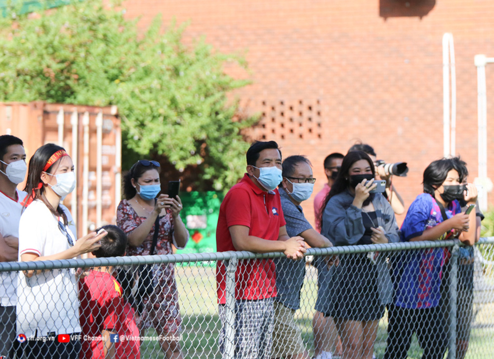 Thầy Park lần đầu phá lệ trong buổi tập của ĐT Việt Nam trên đất Úc - Ảnh 1