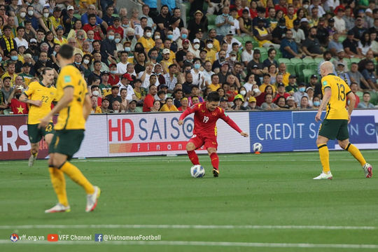 Australia vs Việt Nam (Hiệp 1): Lưới của thủ môn Tấn Trường rung lên lần thứ 2 1