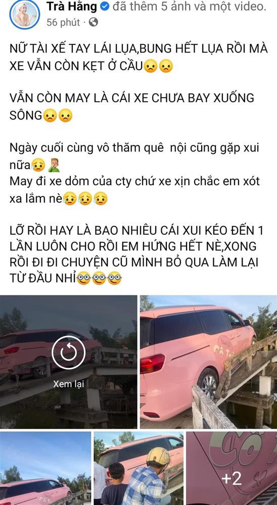 Trà Ngọc Hằng cảm thấy may mắn khi chiếc xe không bay xuống sông. Trà Ngọc Hằng cảm thấy may mắn khi chiếc xe không bay xuống sông.