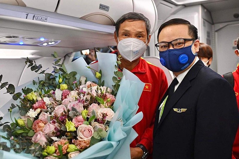 ĐT nữ Việt Nam xuất hiện ở sân bay Nội Bài: 'Thật sự đến lúc này Tết mới đến với toàn đội' 5 ĐT nữ Việt Nam xuất hiện ở sân bay Nội Bài: 'Thật sự đến lúc này Tết mới đến với toàn đội' 5
