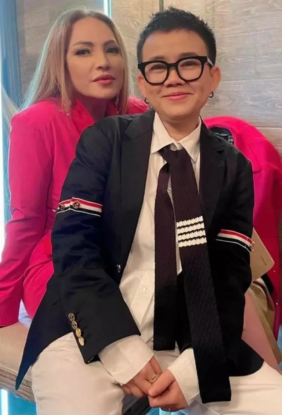 Cả 2 vướng nghi vấn tình cảm vì liên tục lộ 'hint' đang hẹn hò. Song, Phương Uyên và Thanh Hà vẫn chưa lên tiếng nói rõ về tin đồn này. Cả 2 vướng nghi vấn tình cảm vì liên tục lộ 'hint' đang hẹn hò. Song, Phương Uyên và Thanh Hà vẫn chưa lên tiếng nói rõ về tin đồn này.