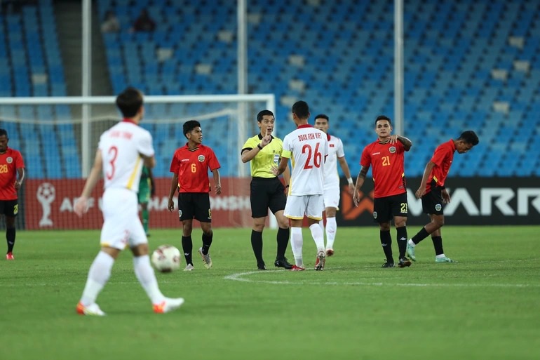 Mọi khó khăn đều không thể ngăn cản U23 Việt Nam bước vào trận chung kết sau khi đánh bại U23 Timor Leste 5-3 trên chấm luân lưu. Mọi khó khăn đều không thể ngăn cản U23 Việt Nam bước vào trận chung kết sau khi đánh bại U23 Timor Leste 5-3 trên chấm luân lưu.