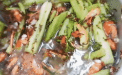 Nồi canh 'nhà nghèo' nhưng là đặc sản có tiếng khiến dân mạng phải can đảm mới dám thử