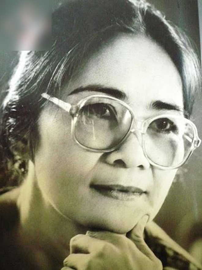 NSND Tuyết Mai được hàng triệu thính giả trong cả nước thì tôn vinh là Giọng đọc vàng trên sóng phát thanh. NSND Tuyết Mai được hàng triệu thính giả trong cả nước thì tôn vinh là Giọng đọc vàng trên sóng phát thanh.