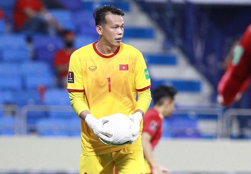 Tấn Trường được phát hiện nhiễm bệnh ít ngày trước khi vòng 2 V.League 2022 diễn ra. Sau đó anh đã có kết quả xét nghiệm âm tính và trở lại tập luyện. Nhưng rồi 1 ngày trước khi đấu CLB TP.HCM ở vòng 4, thủ môn sinh năm 1986 đã bị tái nhiễm. Tấn Trường được phát hiện nhiễm bệnh ít ngày trước khi vòng 2 V.League 2022 diễn ra. Sau đó anh đã có kết quả xét nghiệm âm tính và trở lại tập luyện. Nhưng rồi 1 ngày trước khi đấu CLB TP.HCM ở vòng 4, thủ môn sinh năm 1986 đã bị tái nhiễm.