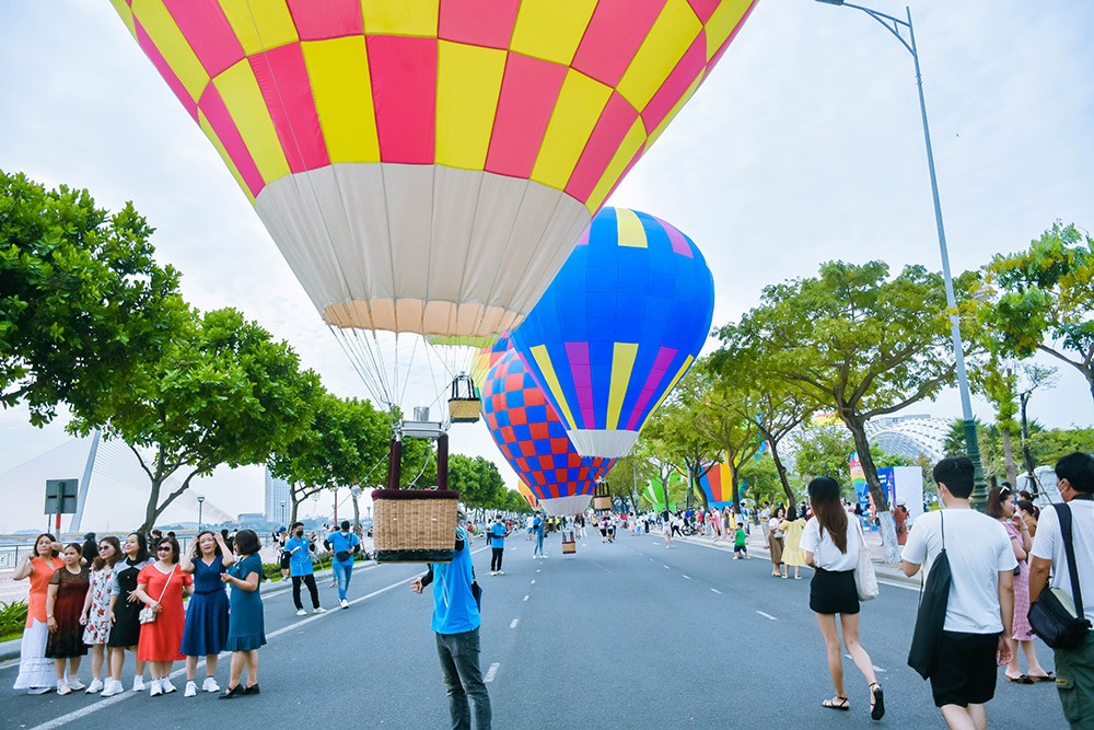 Đây là một trong những sự kiện giải trí lớn được tổ chức tại Đà Nẵng sau 2 năm ảnh hưởng nặng nề bởi dịch Covid-19. Ảnh: T.H.