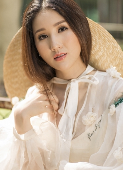 Mỹ nhân Kiên Giang sở hữu vẻ đẹp vạn người mê. Mỹ nhân Kiên Giang sở hữu vẻ đẹp vạn người mê.