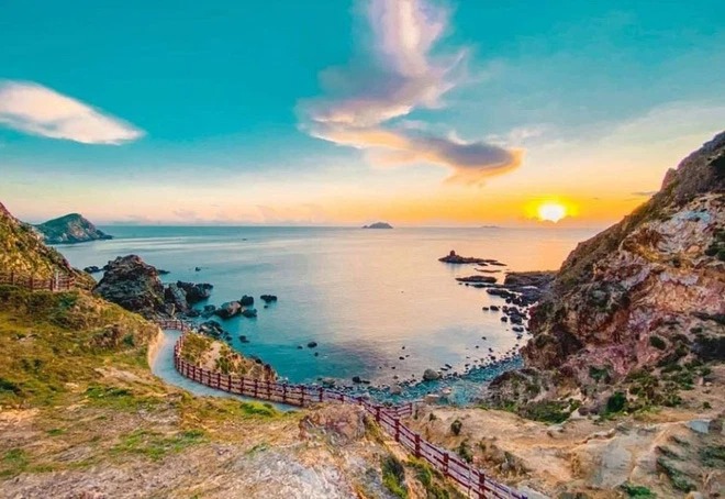 Làng chài ở Quy Nhơn đẹp như trong phim Hàn khiến dân tình phát cuồng - Ảnh 2