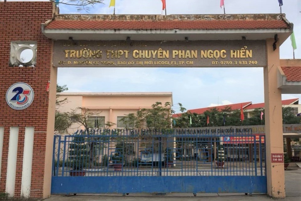 Ông Lê Hoàng Dự - Phó Giám đốc Sở Giáo dục và Đào tạo tỉnh Cà Mau khẳng định: 'Thông tin trên là đúng'. Ảnh: LĐ