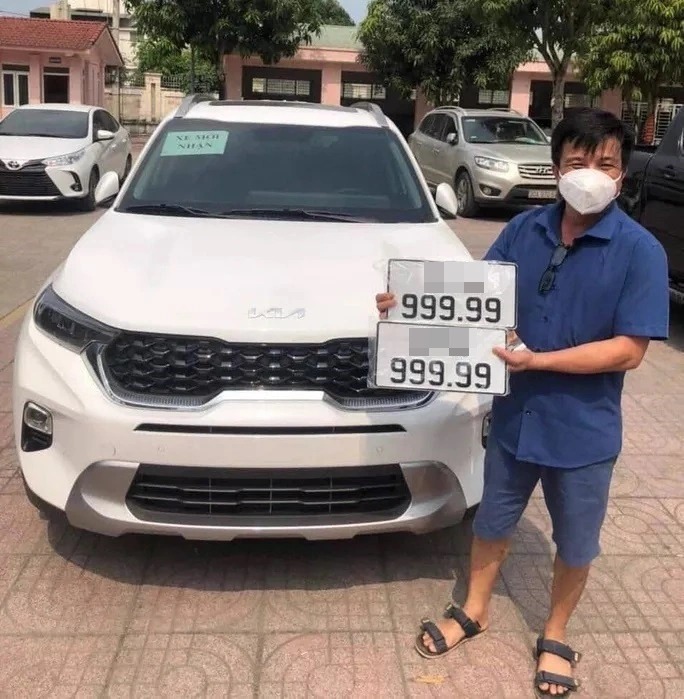 Một người dân ở Nghệ An mới đây đã may mắn bốc được biển số đẹp và ngay sau đó chiếc xe được sang nhượng cho người khác với mức giá gấp 3 lần giá trị ban đầu. Ảnh: FB Một người dân ở Nghệ An mới đây đã may mắn bốc được biển số đẹp và ngay sau đó chiếc xe được sang nhượng cho người khác với mức giá gấp 3 lần giá trị ban đầu. Ảnh: FB