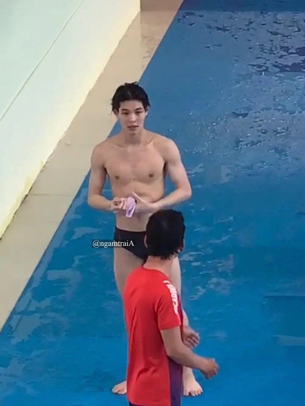 Trai đẹp đang gây 'bão' mạng. Ảnh: FB