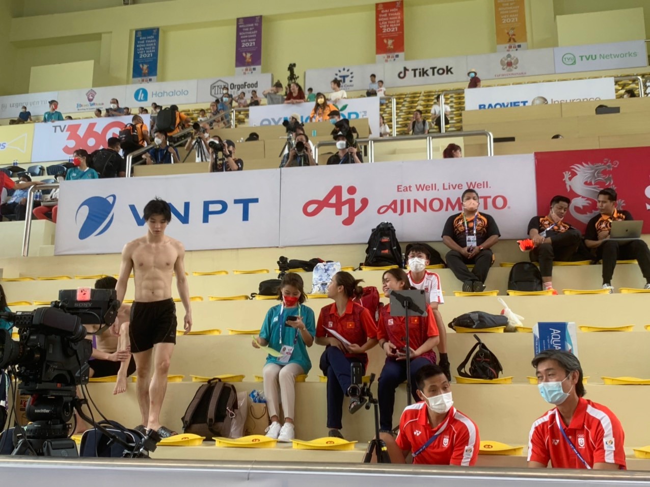 Nguyễn Tùng Dương/Phương Thế Anh giành HCB nội dung Đôi nam cầu mềm 3m khi xếp sau cặp đôi người Malaysia Chen Yiwei/Ooi Tze Liang ở vòng chung kết. Ảnh: TN