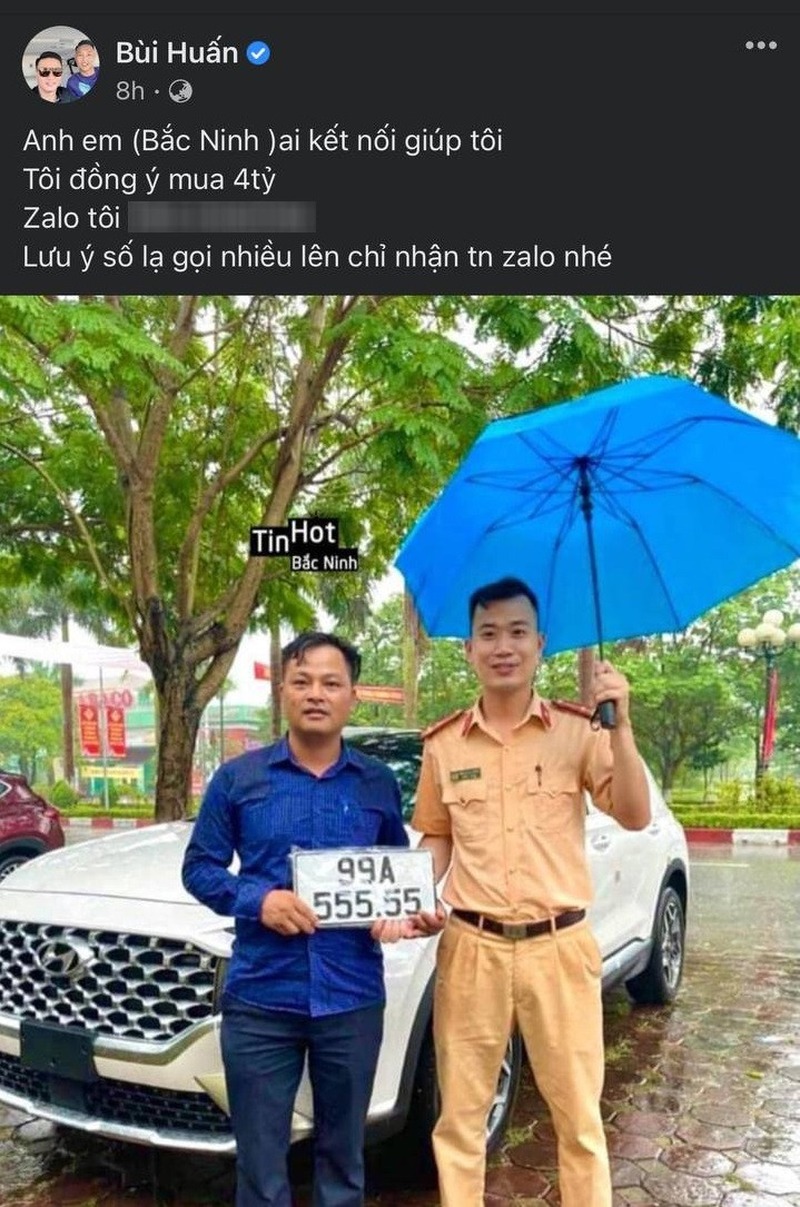 Huấn Hoa Hồng đánh tiếng mua lại chiếc xe với giá 4 tỉ. Huấn Hoa Hồng đánh tiếng mua lại chiếc xe với giá 4 tỉ.