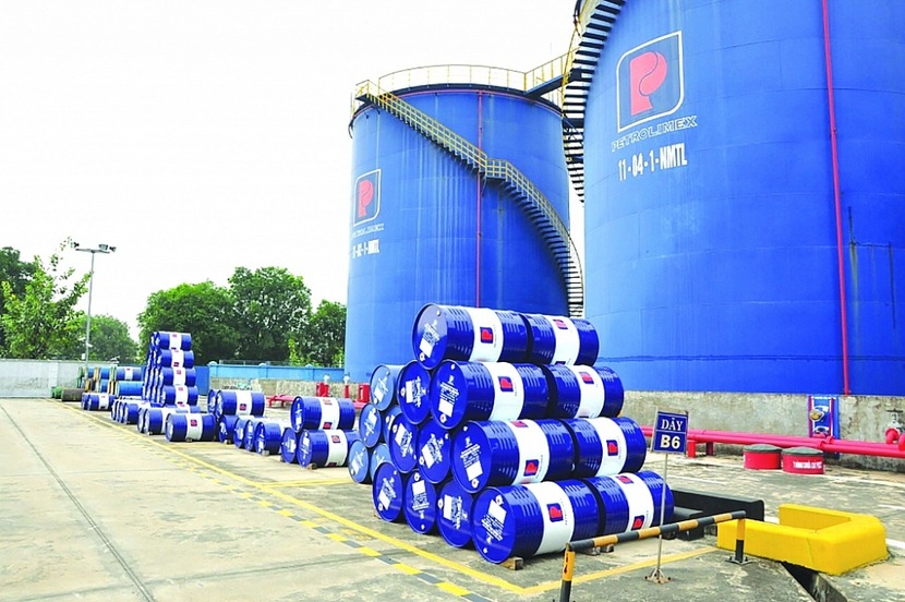 Bộ Công Thương cho rằng nếu không được Chính phủ trợ giá, giá xăng dầu của Malaysia sẽ tương đương giá xăng dầu tại Việt Nam nếu Việt Nam không đánh các loại thuế. Bộ Công Thương cho rằng nếu không được Chính phủ trợ giá, giá xăng dầu của Malaysia sẽ tương đương giá xăng dầu tại Việt Nam nếu Việt Nam không đánh các loại thuế.