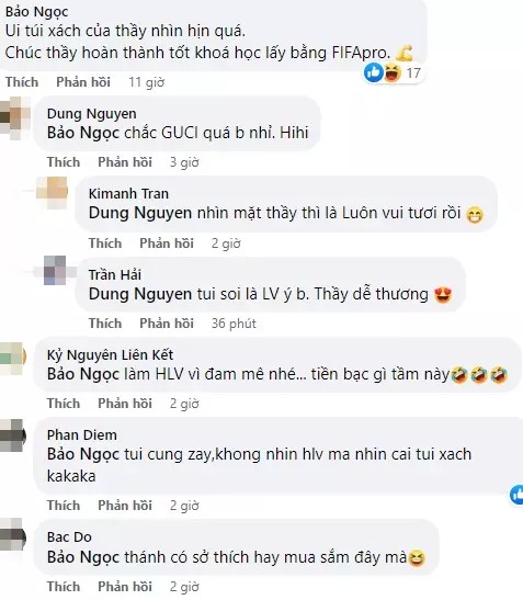 Cư dân mạng để lại nhiều bình luận hài hước, cho rằng 'ông đi làm HLV chỉ là đam mê, tiền bạc quan trọng gì tầm này'. Cư dân mạng để lại nhiều bình luận hài hước, cho rằng 'ông đi làm HLV chỉ là đam mê, tiền bạc quan trọng gì tầm này'.