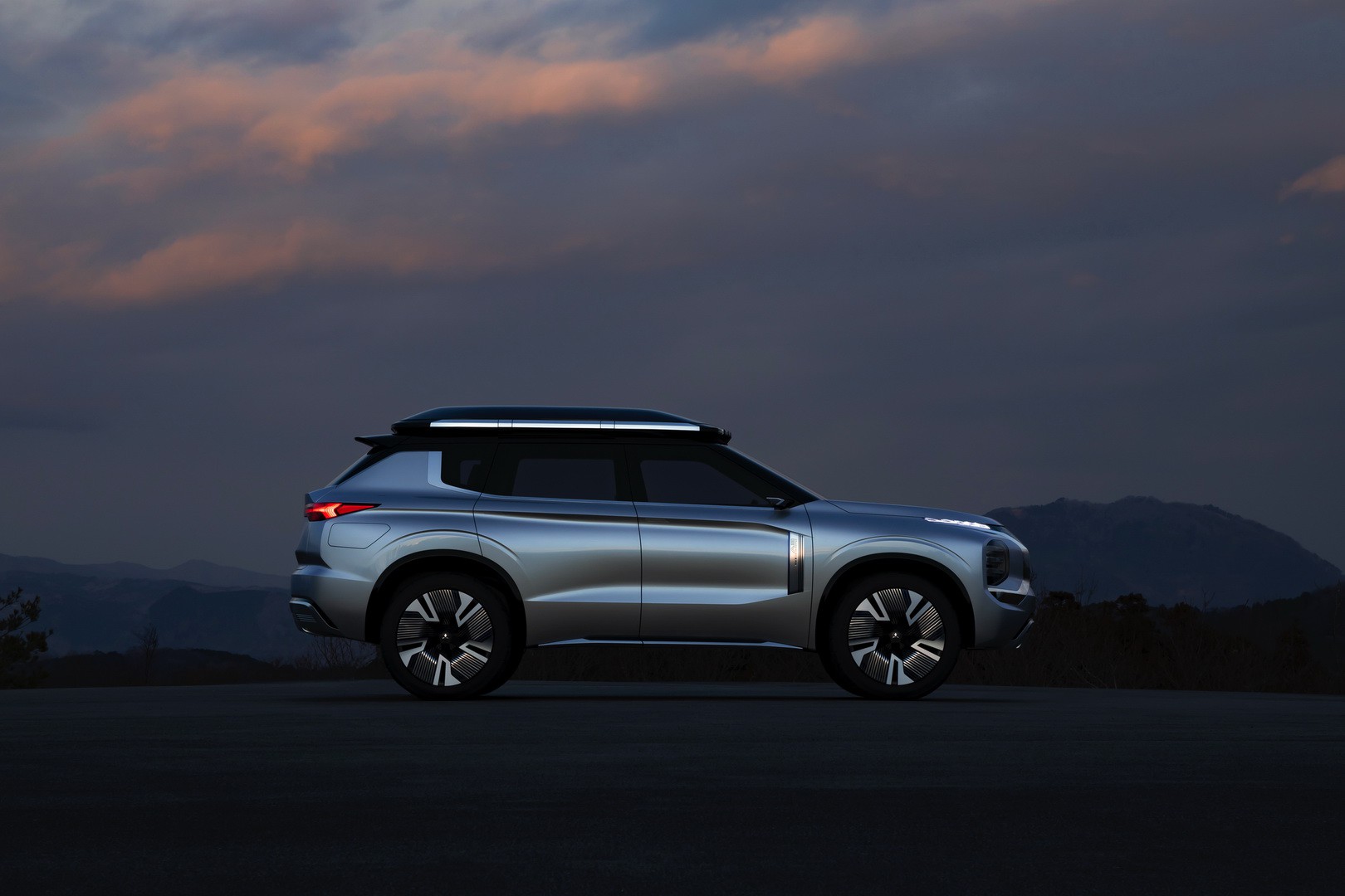 Trước khi mua Mitsubishi Outlander thế hệ mới cần phải biết những điều này để không hối tiếc - Ảnh 2 Trước khi mua Mitsubishi Outlander thế hệ mới cần phải biết những điều này để không hối tiếc - Ảnh 2