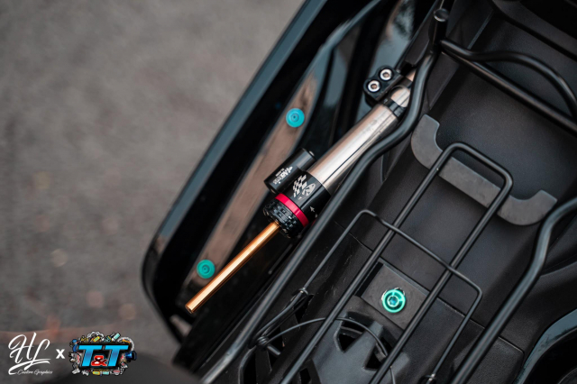 Không những khiến vẻ ngoài của chiếc xe trở nên ấn tượng và lôi cuốn hơn. Cây trợ lực sườn Matris còn có công dụng ghì chặt tay lái ở tốc độ cao, đem đến sự ổn định cũng như giữ vững an toàn cho người lái. Hiện nó đang được người sử dụng rất quan tâm và n