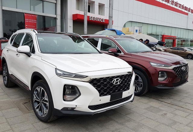 Cận Tết Hyundai SantaFe, Mazda CX-5 giảm giá không phanh lên tới gần 100 triệu đồng - Ảnh 1 Cận Tết Hyundai SantaFe, Mazda CX-5 giảm giá không phanh lên tới gần 100 triệu đồng - Ảnh 1