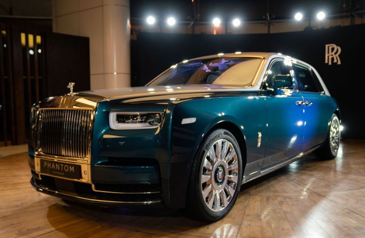 Rolls-Royce Phantom Iridescent Opulence không chỉ độc đáo ở nội thất mà ngoại thất cũng có màu sắc độc đáo.