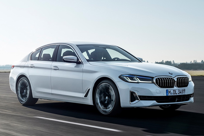 BMW 5-Series mới chính hãng trình làng tại Việt Nam, đối thủ nặng ký của Mercedes E-Class và Audi A6 - Ảnh 2 BMW 5-Series mới chính hãng trình làng tại Việt Nam, đối thủ nặng ký của Mercedes E-Class và Audi A6 - Ảnh 2