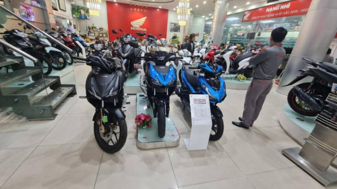 Honda Winner X giảm giá sốc chỉ còn ngang ngửa Honda Vision - Ảnh 1 Honda Winner X giảm giá sốc chỉ còn ngang ngửa Honda Vision - Ảnh 1