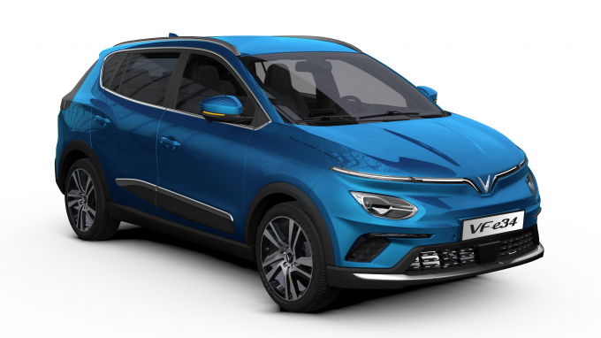 Chiếc VinFast VF e34 màu xanh Chiếc VinFast VF e34 màu xanh