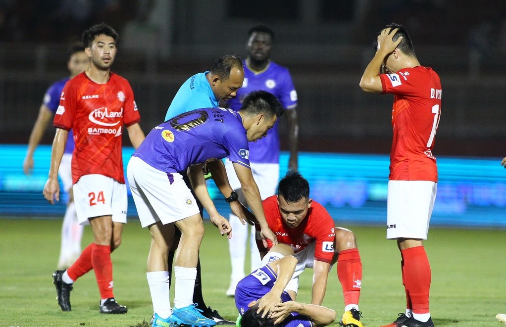 V.League tiếp tục để lại ấn tượng không tốt với truyền thông nước ngoài - Ảnh 2
