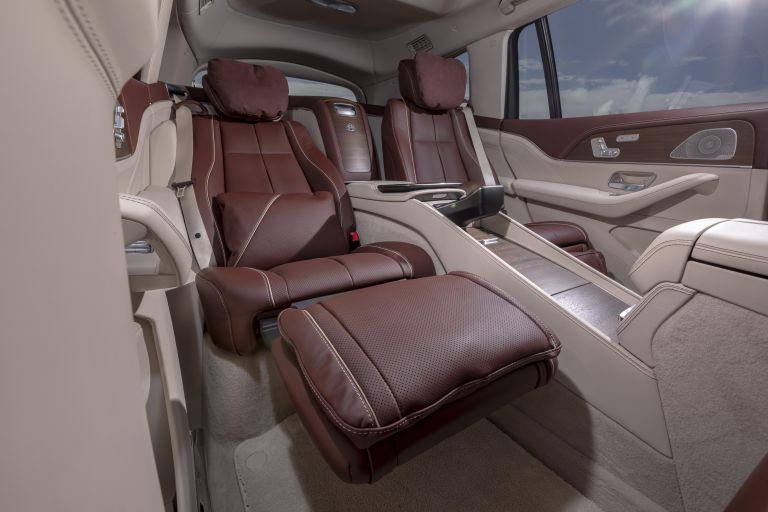 Chủ vườn lan đột biến sắm liền một cặp Mercedes siêu khủng làm quà tặng sinh nhật - Ảnh 6 Chủ vườn lan đột biến sắm liền một cặp Mercedes siêu khủng làm quà tặng sinh nhật - Ảnh 6