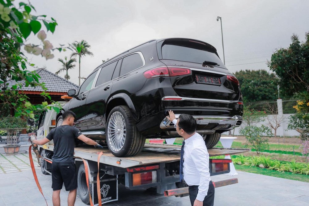 Chủ vườn lan đột biến sắm liền một cặp Mercedes siêu khủng làm quà tặng sinh nhật - Ảnh 2 Chủ vườn lan đột biến sắm liền một cặp Mercedes siêu khủng làm quà tặng sinh nhật - Ảnh 2