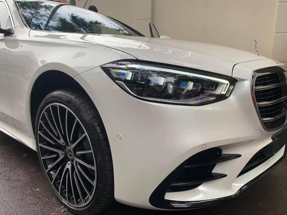 Chủ vườn lan đột biến sắm liền một cặp Mercedes siêu khủng làm quà tặng sinh nhật - Ảnh 10 Chủ vườn lan đột biến sắm liền một cặp Mercedes siêu khủng làm quà tặng sinh nhật - Ảnh 10