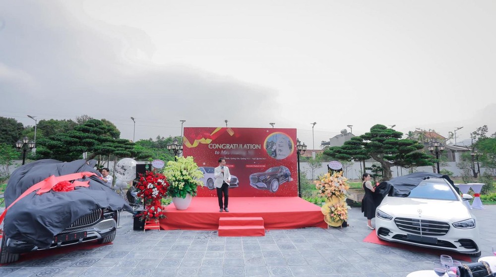 Chủ vườn lan đột biến sắm liền một cặp Mercedes siêu khủng làm quà tặng sinh nhật - Ảnh 1 Chủ vườn lan đột biến sắm liền một cặp Mercedes siêu khủng làm quà tặng sinh nhật - Ảnh 1