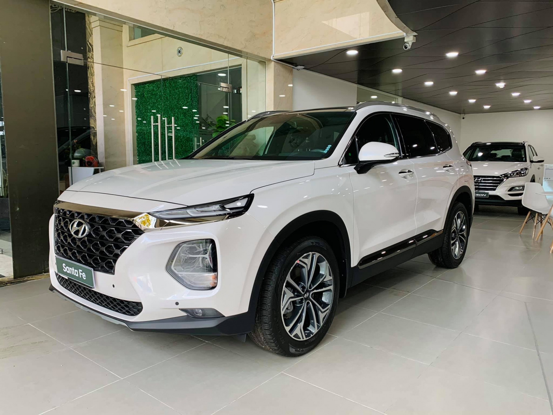 Hyundai Santa Fe đang giảm giá mạnh, khách hàng có nên tận dụng cơ hội này? - Ảnh 1 Hyundai Santa Fe đang giảm giá mạnh, khách hàng có nên tận dụng cơ hội này? - Ảnh 1