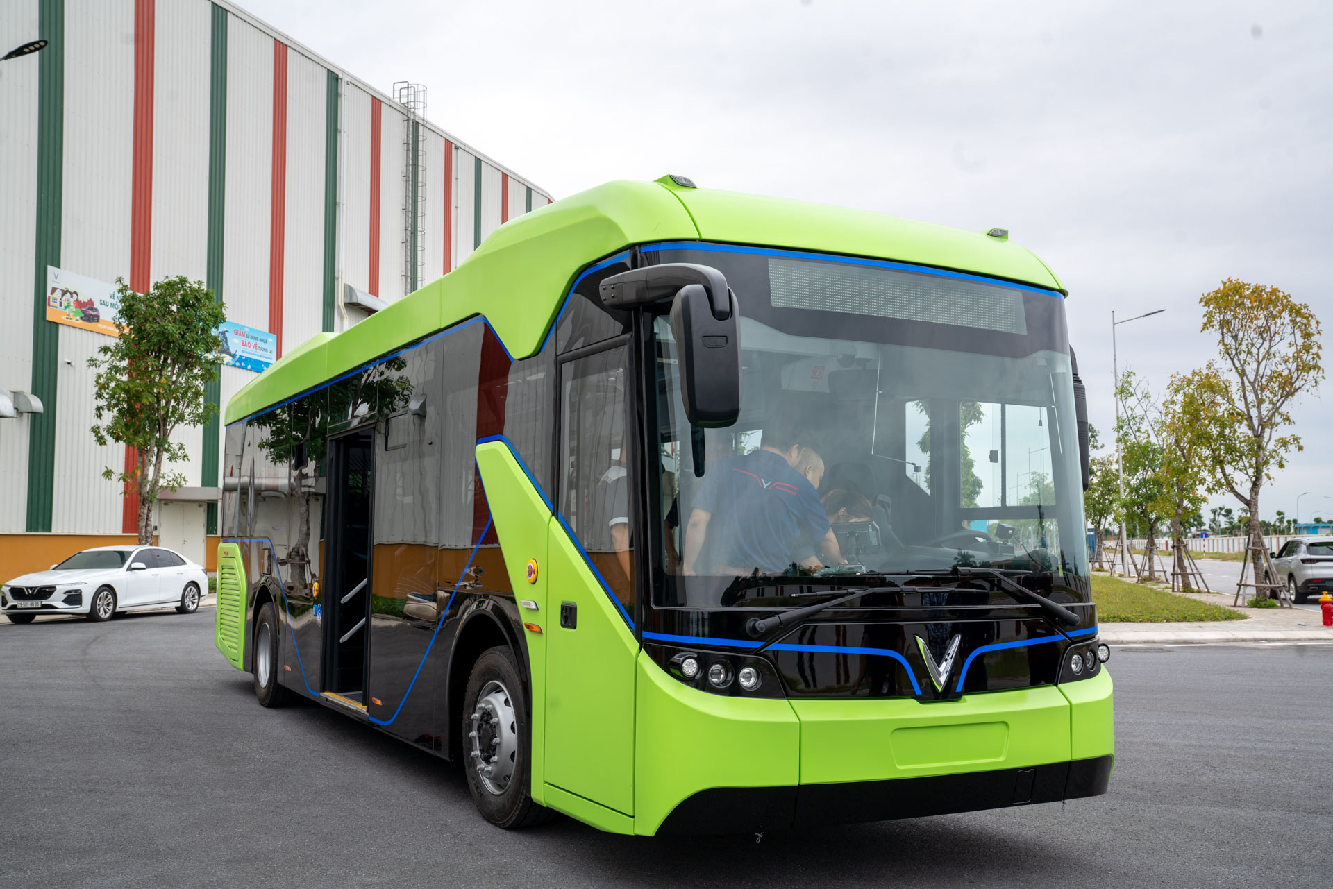 VinBus là mẫu xe buýt thông minh đầu tiên tại Việt Nam VinBus là mẫu xe buýt thông minh đầu tiên tại Việt Nam