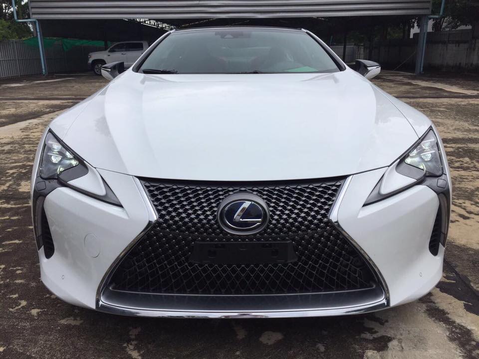 Mới lăn bánh hơn 1300 km Lexus LC 500H độc nhất được rao bán với giá không ngờ, xe có gì đặt biệt - Ảnh 3