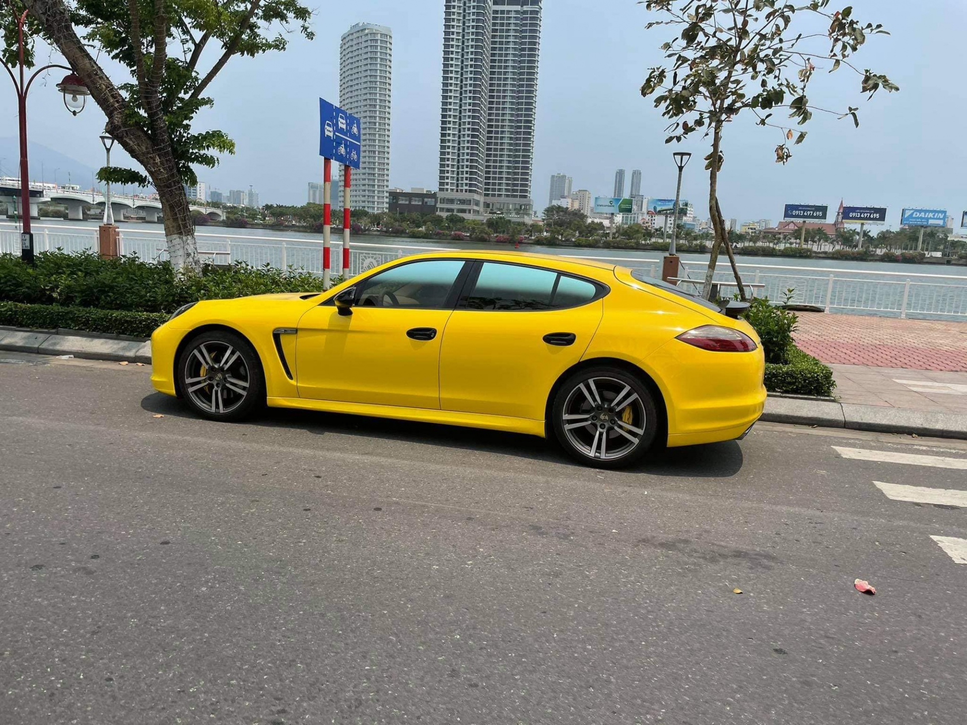 Tốn 800 triệu để bảo dưỡng xe Porsche Panamera cũ, người chủ muốn bán lại giá tiền tỷ  - Ảnh 2