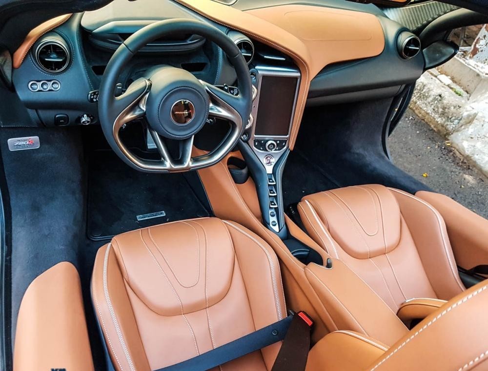 Điểm mặt 5 mẫu xe thể thao sở hữu nội thất đẹp nhất trong 2 thập kỷ qua - Ảnh 5