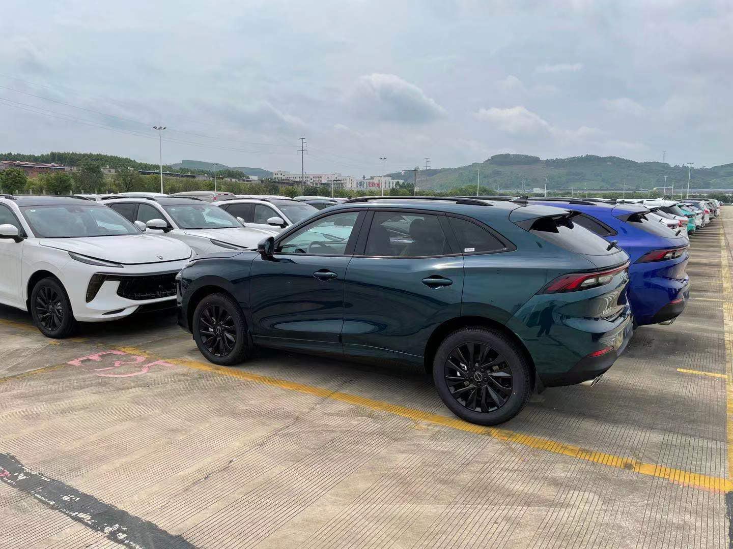 Đếm ngược ngày xe Trung Quốc đổ bộ Việt Nam, giá rẻ thiết kế đẹp ‘đe dọa’ hàng loạt ông lớn 4 Đếm ngược ngày xe Trung Quốc đổ bộ Việt Nam, giá rẻ thiết kế đẹp ‘đe dọa’ hàng loạt ông lớn 4