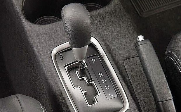 Đa dạng các kiểu cần số ô tô, đâu là loại gây khó chịu nhiều nhất? 1 Đa dạng các kiểu cần số ô tô, đâu là loại gây khó chịu nhiều nhất? 1