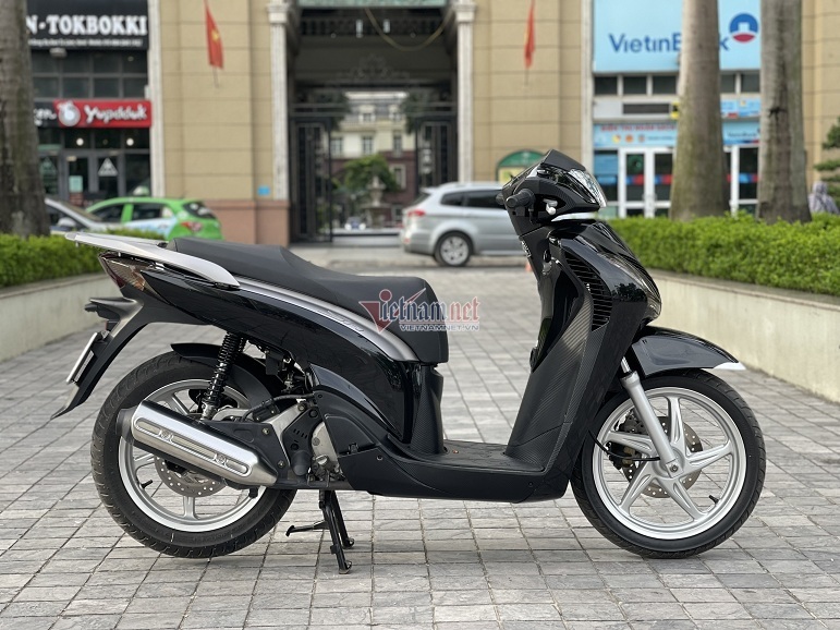 Chiếc Honda SH nhập đời 2012. Ảnh: Vietnamnet Chiếc Honda SH nhập đời 2012. Ảnh: Vietnamnet