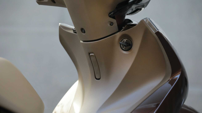 Xe số hạng sang Honda Biz 125: Đẹp hoàn hảo từng chi tiết, sở hữu nhiều công nghệ - Ảnh 6 Xe số hạng sang Honda Biz 125: Đẹp hoàn hảo từng chi tiết, sở hữu nhiều công nghệ - Ảnh 6