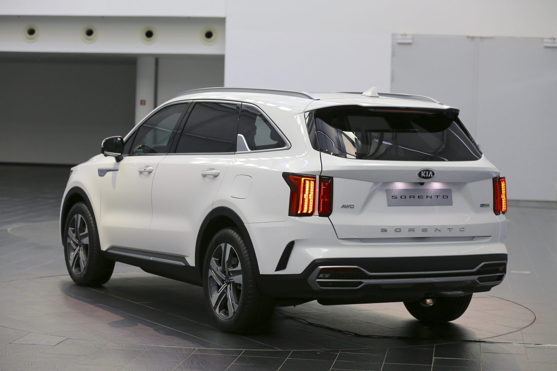 KIA Sorento của THACO đang có sức hút đặc biệt, ngôi vương dòng 7 chỗ tại Việt Nam đang lung lay - Ảnh 2 KIA Sorento của THACO đang có sức hút đặc biệt, ngôi vương dòng 7 chỗ tại Việt Nam đang lung lay - Ảnh 2