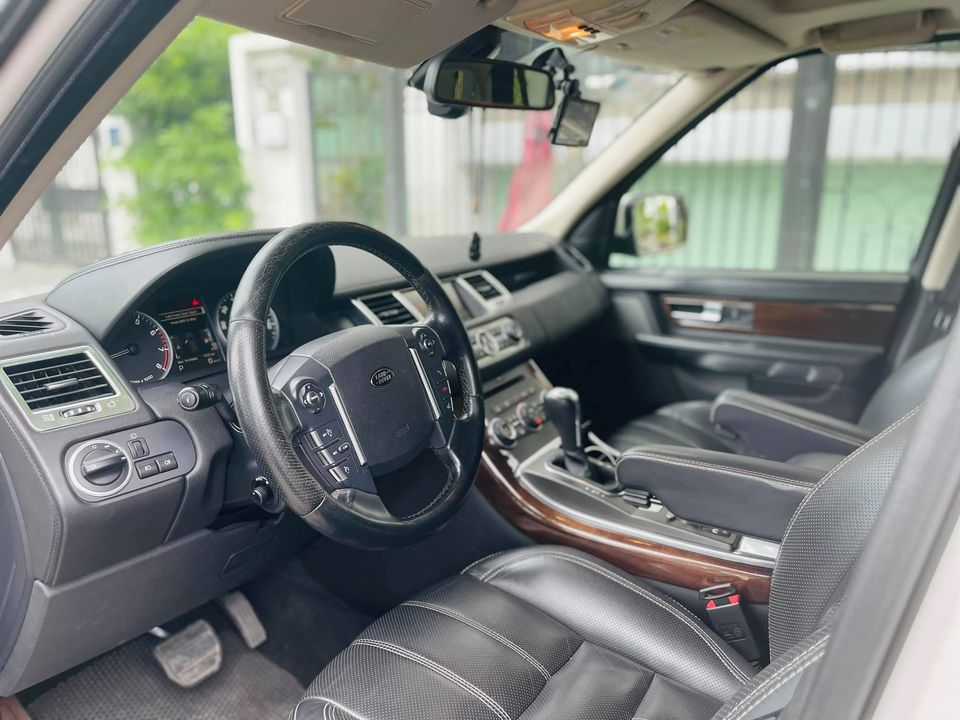 Range Rover Sport bán lại giá chỉ hơn 800 triệu, thực hư chất lượng có đáng mua? 4 Range Rover Sport bán lại giá chỉ hơn 800 triệu, thực hư chất lượng có đáng mua? 4