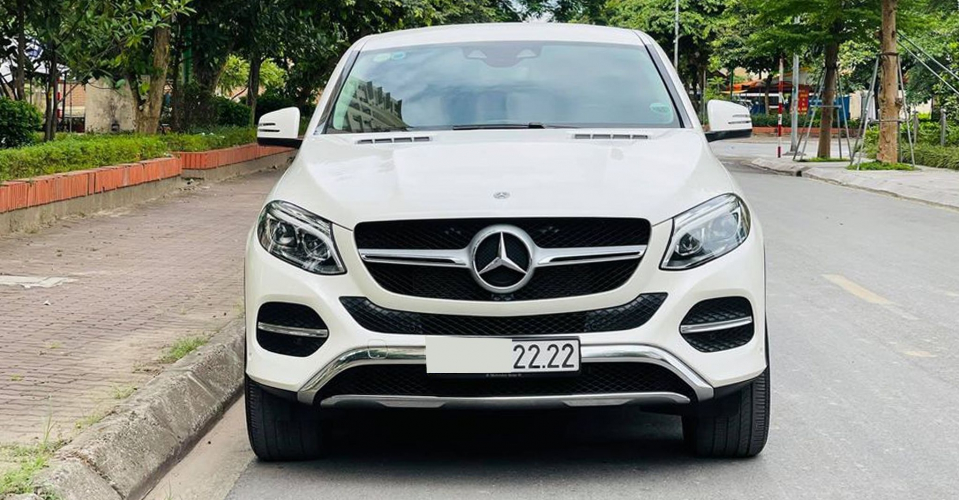 Hàng hot trên thị trường xe cũ: Mercedes-Benz GLE 400 4Matic Coupe bán lại chịu lỗ cả tỷ đồng 2 Hàng hot trên thị trường xe cũ: Mercedes-Benz GLE 400 4Matic Coupe bán lại chịu lỗ cả tỷ đồng 2