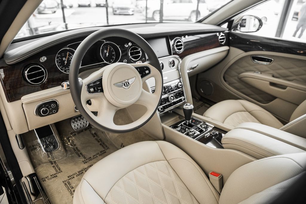 Top 3 sedan hạng sang đắt nhất Việt Nam: Rolls-Royce dẫn đầu, bất ngờ vị trí thứ 3 10 Top 3 sedan hạng sang đắt nhất Việt Nam: Rolls-Royce dẫn đầu, bất ngờ vị trí thứ 3 10