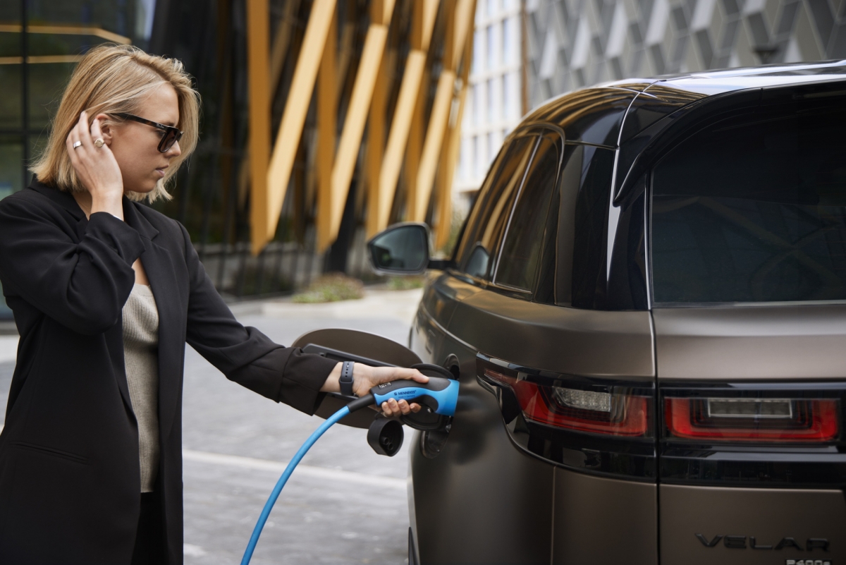 Range Rover Velar 2022 lộ diện: Xe sang không có điểm trừ, giá từ 1.4 tỷ đồng  - Ảnh 6