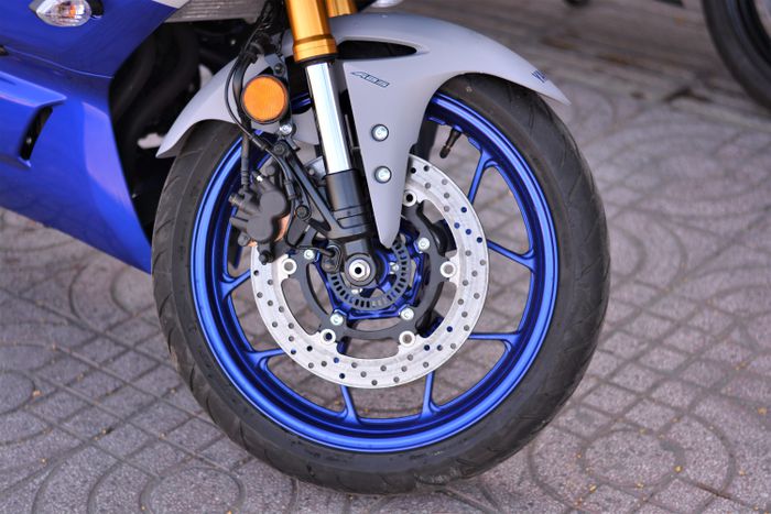 Khó mua SH 350i vì chênh giá, Vespa, Yamaha YZF-R3 hay Honda CB300R rất nhiều lựa chọn đáng cân nhắc - Ảnh 6 Khó mua SH 350i vì chênh giá, Vespa, Yamaha YZF-R3 hay Honda CB300R rất nhiều lựa chọn đáng cân nhắc - Ảnh 6