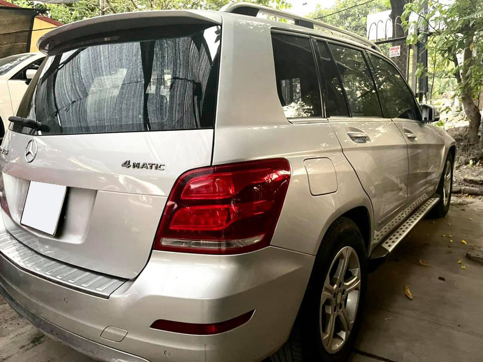 Mercedes-Benz GLK 8 năm tuổi bán lại giá hời, chủ xe mạnh dạn tuyên bố ‘xe hiếm, siêu tiết kiệm xăng’ 4 Mercedes-Benz GLK 8 năm tuổi bán lại giá hời, chủ xe mạnh dạn tuyên bố ‘xe hiếm, siêu tiết kiệm xăng’ 4