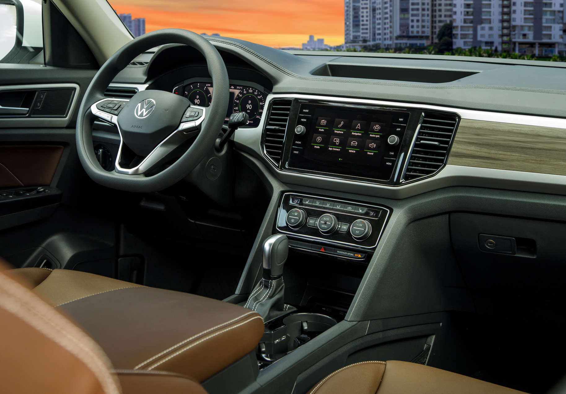 Ford Explorer tại Việt Nam sắp có đối thủ mạnh: Xe xuất sứ Đức, nhiều trang bị xịn xò - Ảnh 4 Ford Explorer tại Việt Nam sắp có đối thủ mạnh: Xe xuất sứ Đức, nhiều trang bị xịn xò - Ảnh 4