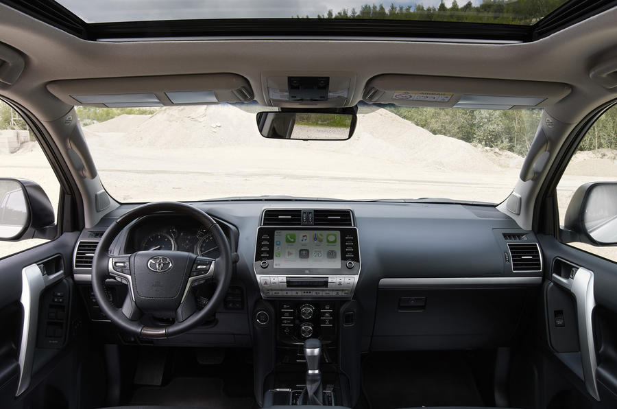 Land Cruiser Prado 2021 sắp được bán tại Việt Nam, hướng dẫn cách để khách mua ‘sớm có xe’ 3 Land Cruiser Prado 2021 sắp được bán tại Việt Nam, hướng dẫn cách để khách mua ‘sớm có xe’ 3